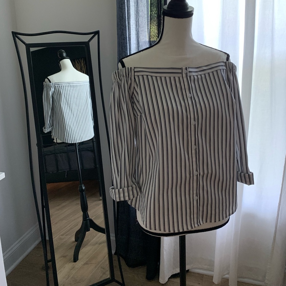Express Off the shoulder, button down blouse, white/dark gray stripes, S